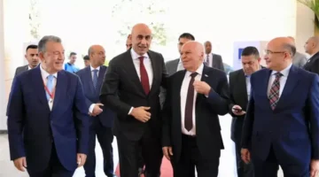 رفع الحد الأدنى لأجور المعلمين إلى 15 ألف جنيه خلال عامين قادمين